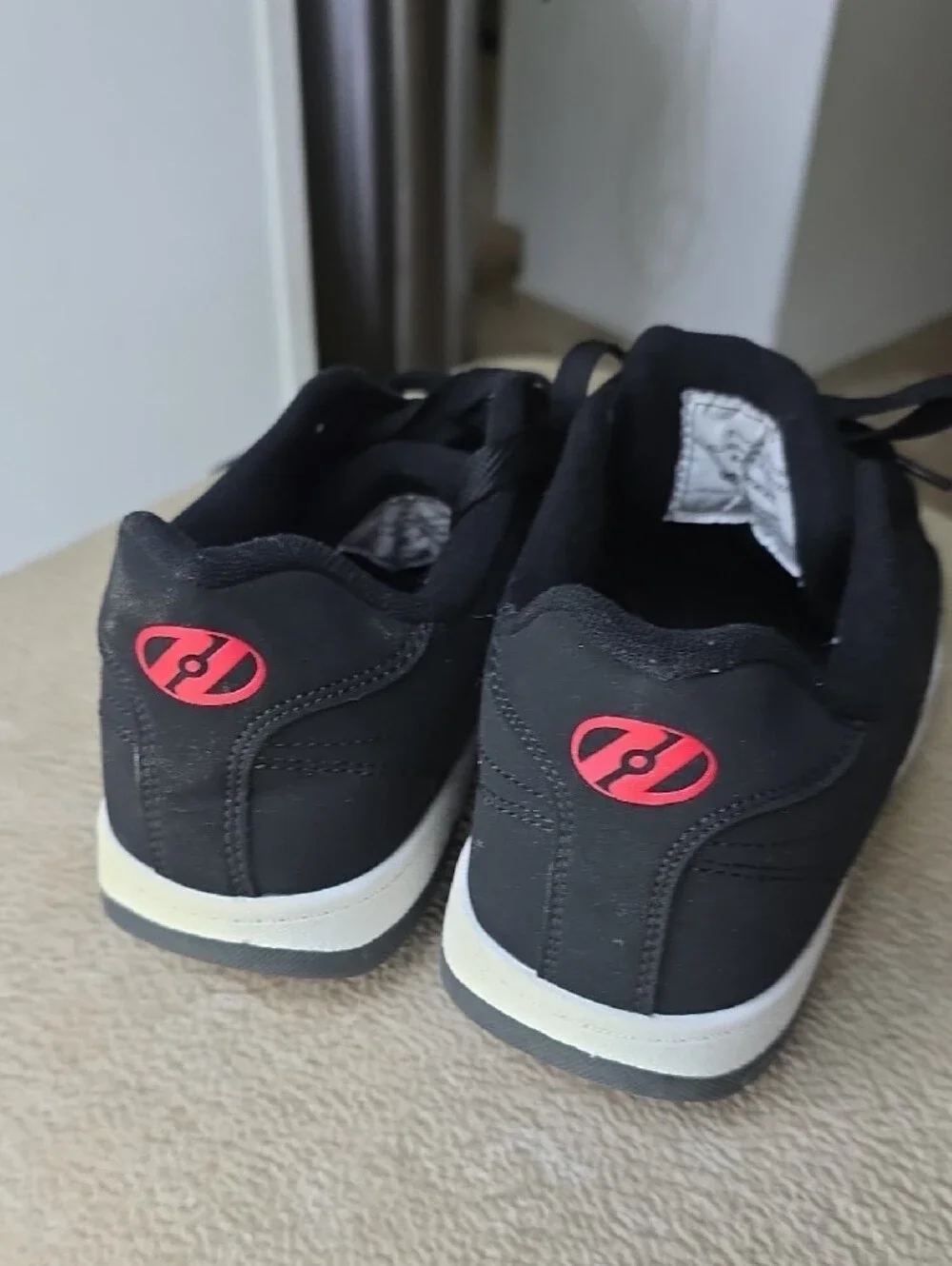 Heelys Boy's Black Sneakers with Red Accents Item#1084